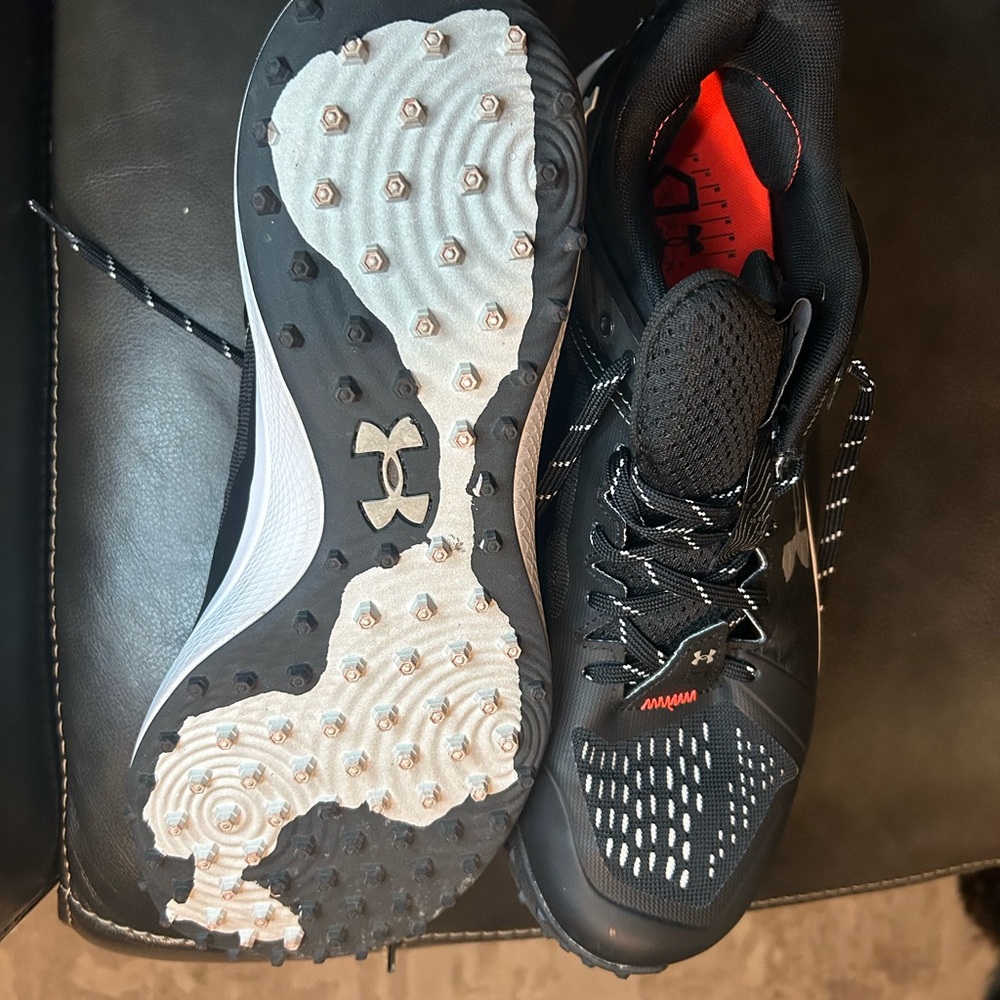 Under Armour Men's Yard Low Turf Baseball Shoes